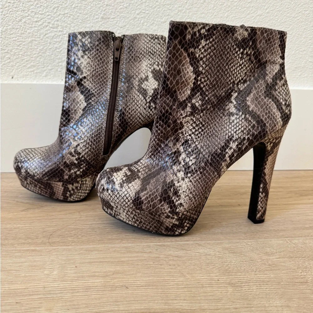 Massimo Python Platform Booties - Picture 4 of 4